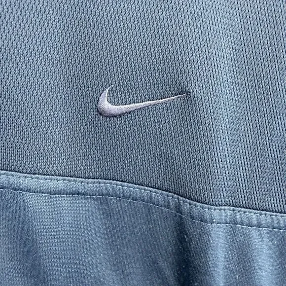 Nike Long sleeve Shirt mens Medium Navy Blue pullover - Picture 8 of 8